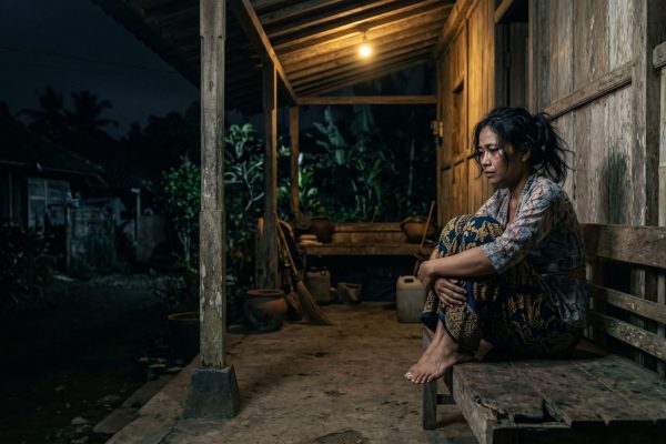 Perempuan Bali dan Tajen: Yang Kalah Seringkali Bukan Ayamnya